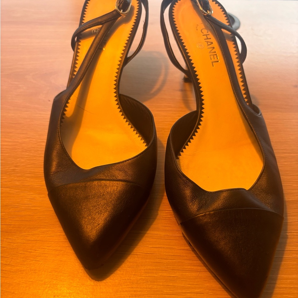 Chanel Leather Slingback Pumps – Size 39 - Picture 5 of 9